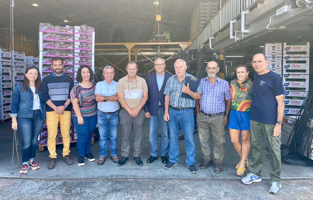 Imagen de Curbelo anuncia que el Cabildo duplicará las ayudas a las cooperativas agrícolas de La Gomera