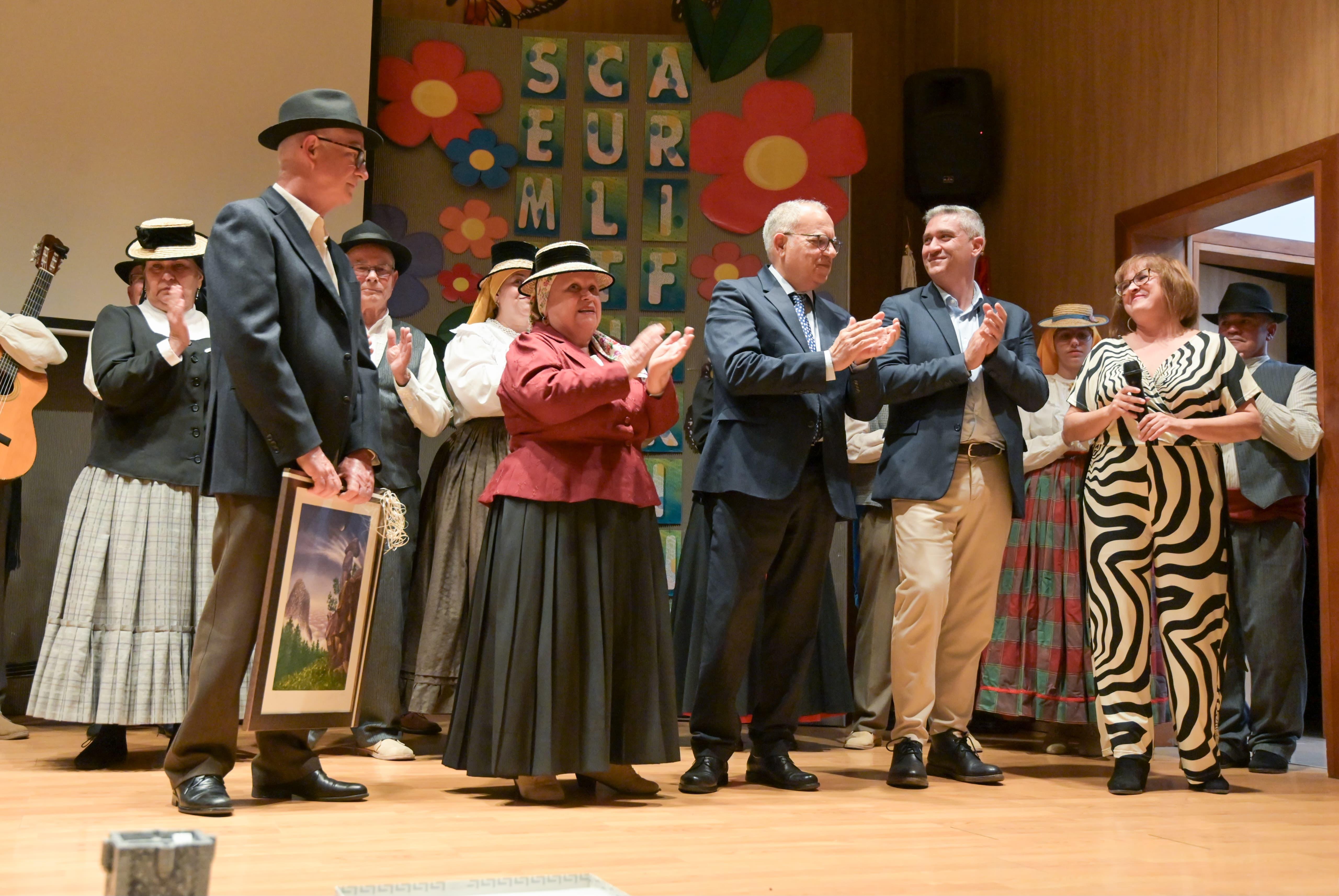 Imagen de Curbelo pone en valor la contribución de los gomeros en el desarrollo de Tenerife y la hermandad histórica entre ambas islas