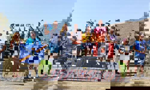 Imagen de La V Travesía a Nado reúne a cerca de 70 participantes en la bahía de San Sebastián