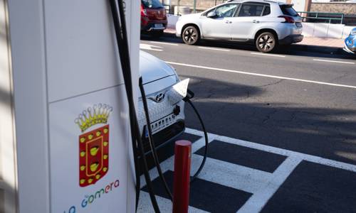 Imagen de El Cabildo mantiene abierto el plazo para solicitar las ayudas a la adquisición de vehículos eléctricos