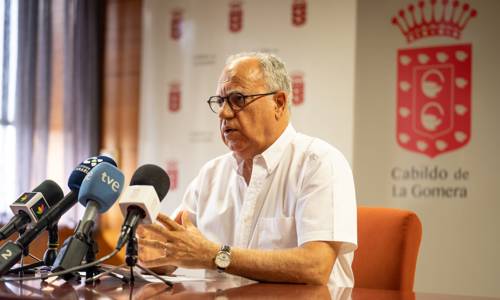 Imagen de Curbelo solicita al Estado que permita la instalación de potencia energética adicional en La Gomera