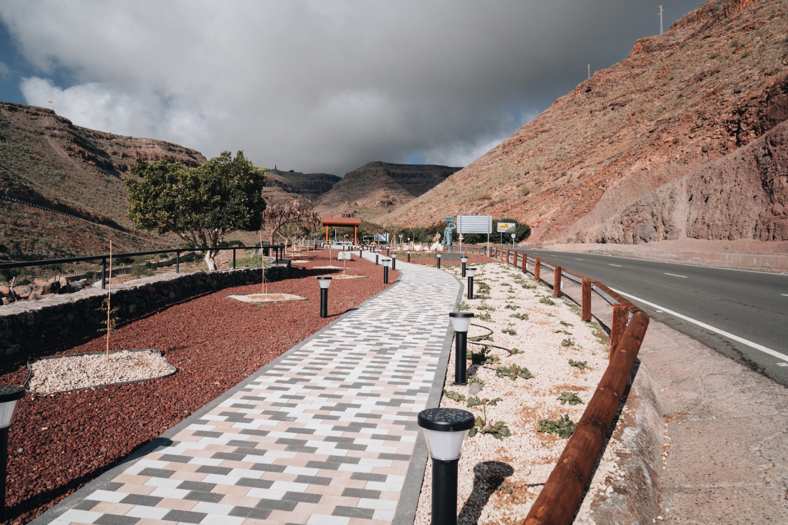 Imagen de El Cabildo culmina los trabajos de mejora de zonas ajardinadas en entornos turísticos de la isla 