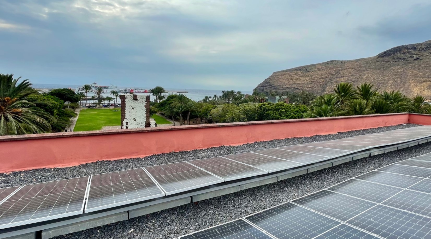 Imagen de El Cabildo aprueba una inversión de 500 mil euros para incentivar el autoconsumo energético en viviendas y empresas 
