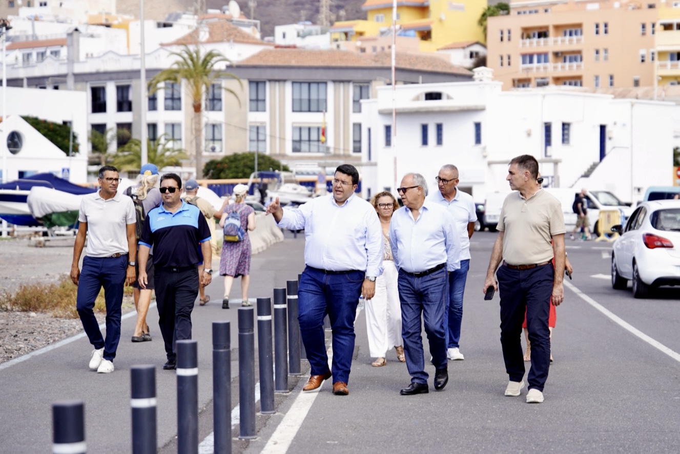 Imagen de Cabildo, Ayuntamiento y Puertos Canarios coordinan proyectos para transformar el Puerto de Vueltas en un espacio moderno y sostenible
