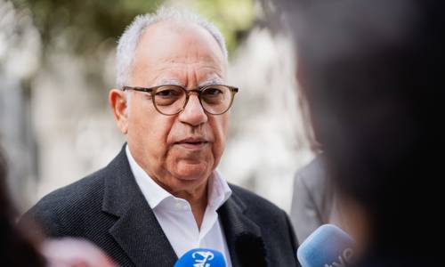 Imagen de Curbelo muestra su preocupación por el proyecto piloto de pesca de cerco industrial en aguas canarias