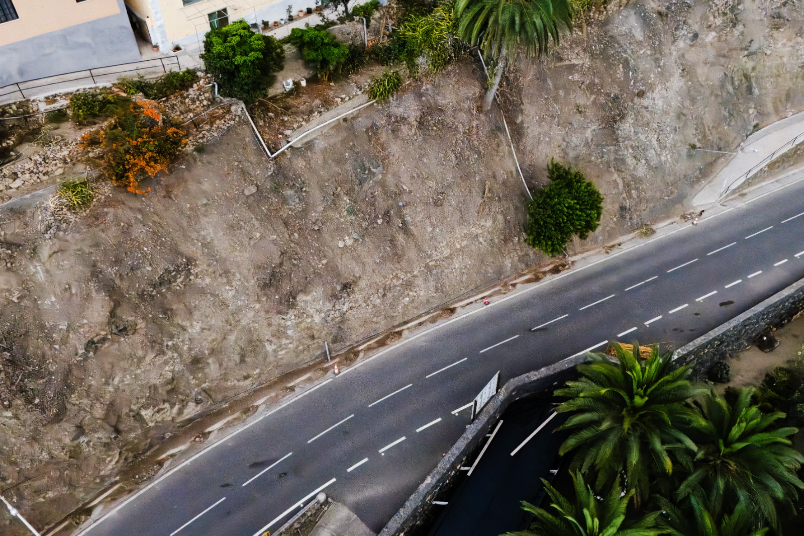 Imagen de El Cabildo avanza en la estabilización de taludes en el acceso a la costa de Vallehermoso