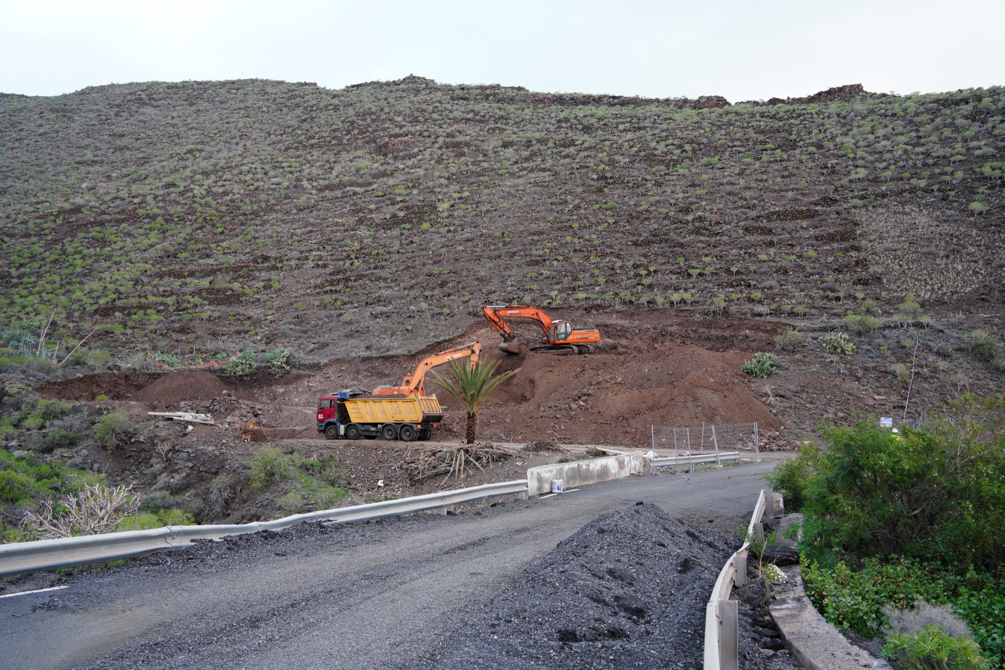 Imagen de El Cabildo convoca una reunión vecinal sobre los proyectos de mejora de la GM-2 y los avances del depósito de aguas de Las Galanas 