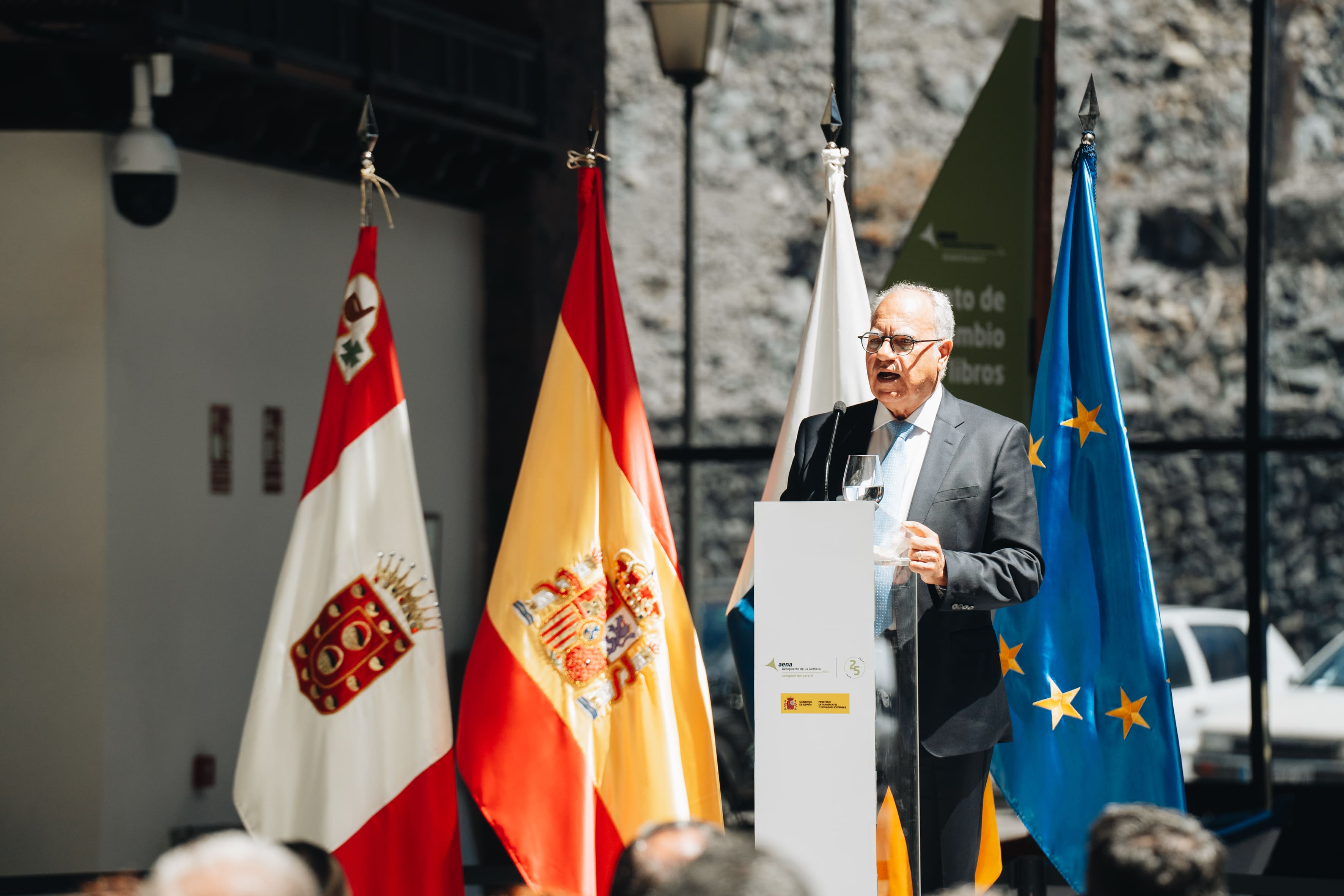 Imagen de Curbelo exige avances ante el Estado para declarar de interés general las rutas aéreas entre La Palma, La Gomera y El Hierro