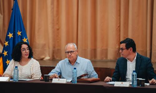 Imagen de Curbelo agradece al Gobierno su compromiso de priorizar la ampliación del Puerto de Playa de Santiago
