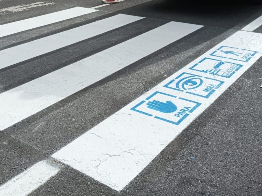 Imagen de El Cabildo incorpora nueva señalética en los pasos de peatones de las vías insulares