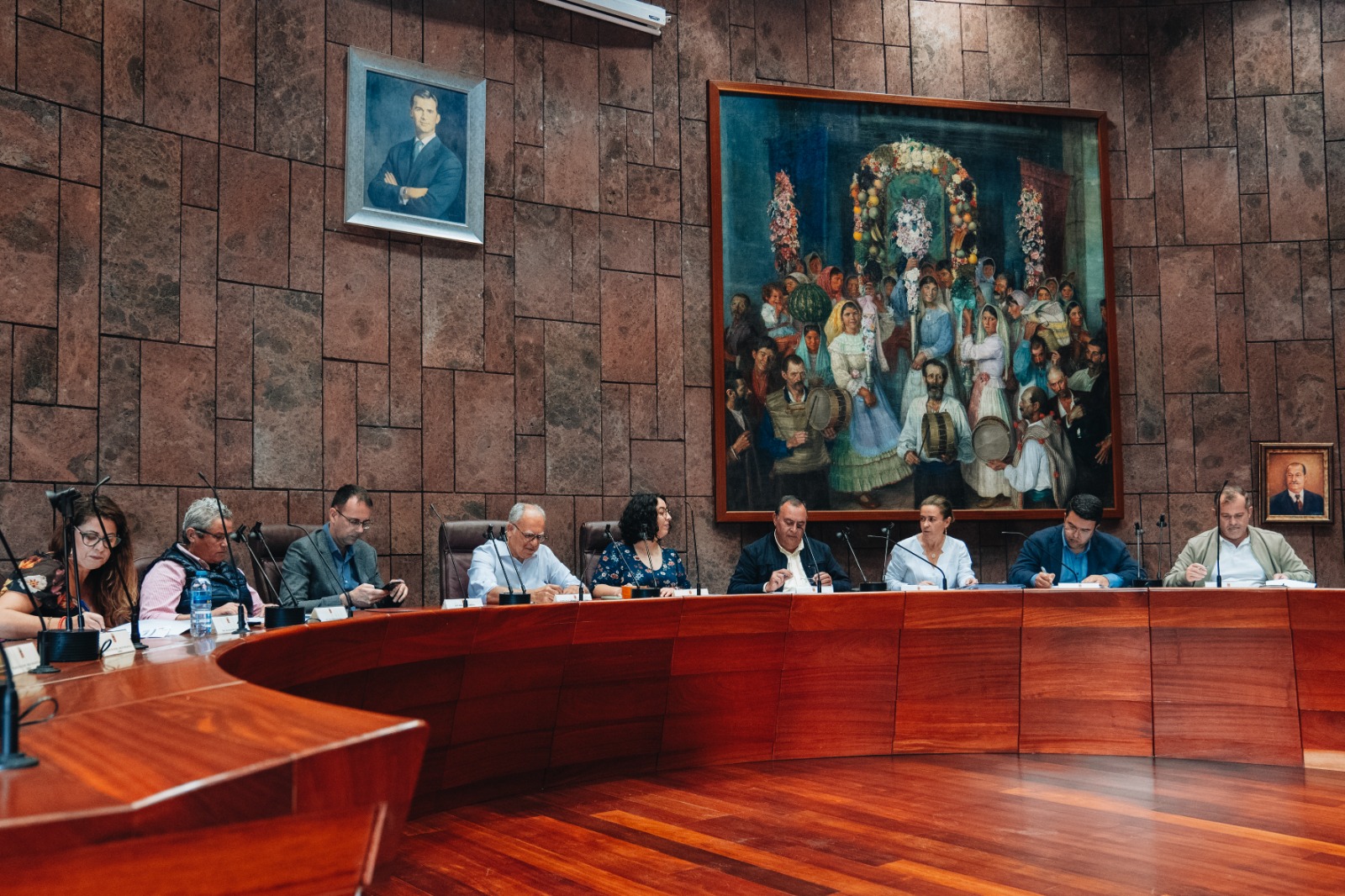 Imagen de El Cabildo acuerda con los ayuntamientos destinar  2,5 millones de euros a actuaciones en los municipios