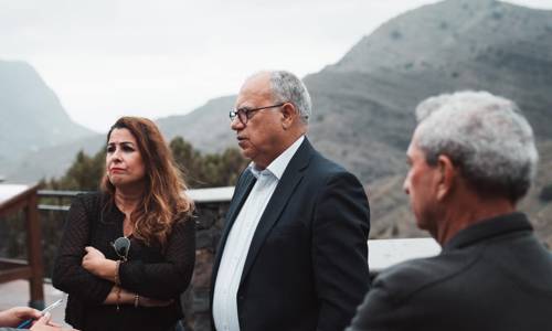 Imagen de Cabildo y Ayuntamiento de Hermigua destinan 1 millón de euros para la adecuación de la vía de Piedra Romana - El Tabaibal