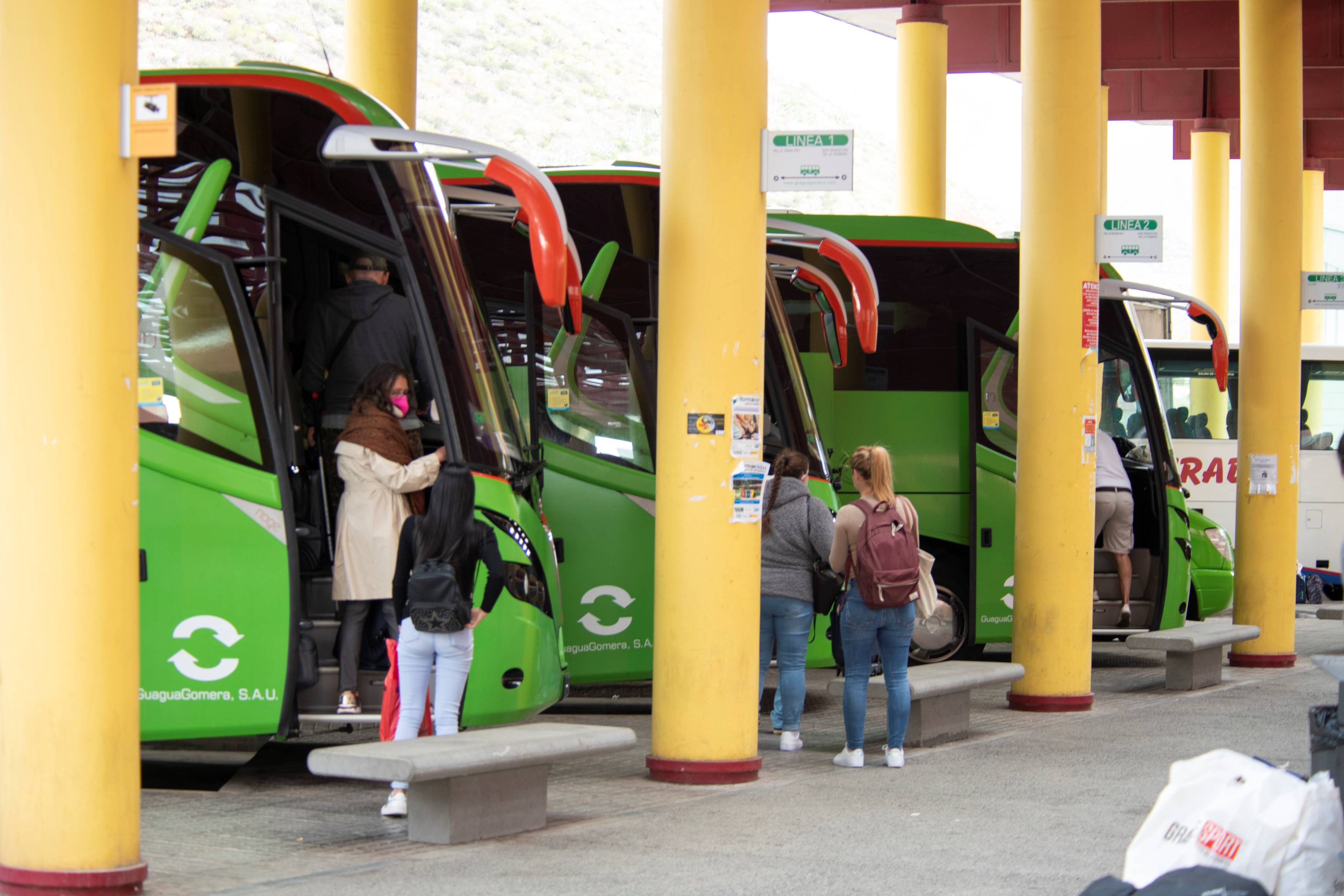 Imagen de GuaguaGomera vuelve a batir récord de pasajeros durante el primer trimestre de 2023