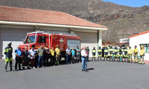 Imagen de La Gomera intensifica el operativo para la extinción de incendios con más de 200 efectivos