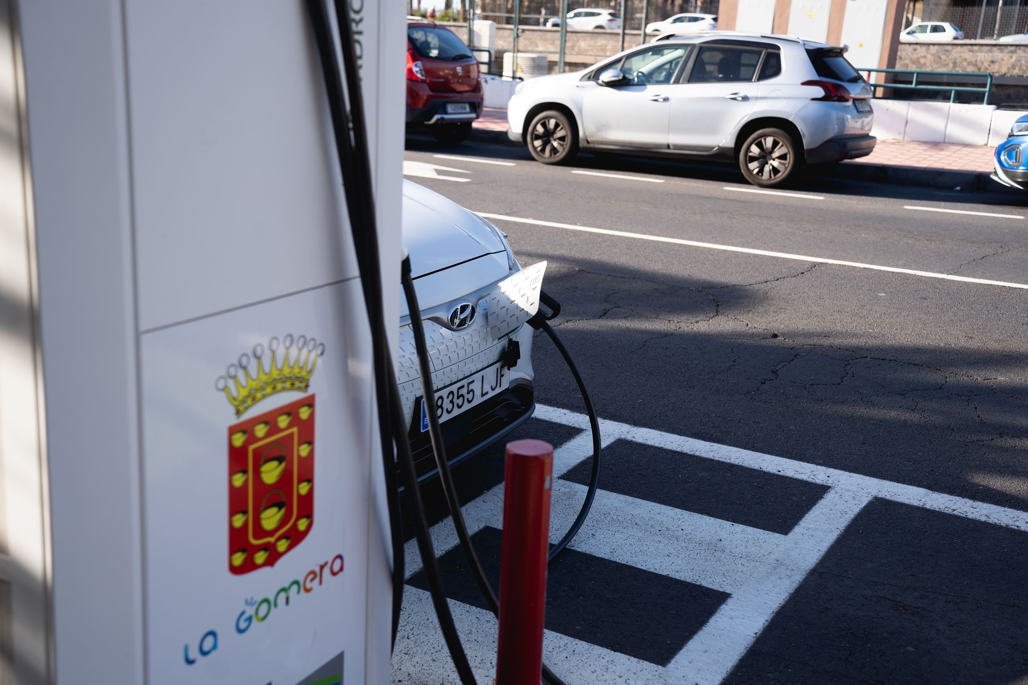Imagen de El Cabildo aprueba el proyecto para instalar una pérgola fotovoltaica para vehículos eléctricos en el Centro Sociosanitario