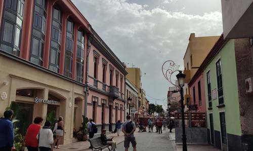 Imagen de El Cabildo coopera con los ayuntamientos de la isla para la dinamización comercial en fechas navideñas