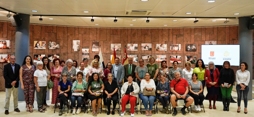 Imagen de El Cabildo de La Gomera reconoce la figura de la mujer artesana