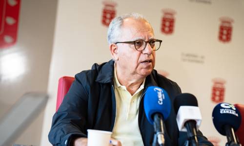 Imagen de Curbelo apunta a la coordinación y el diálogo como claves para ejecutar mejoras en el Puerto de Los Cristianos