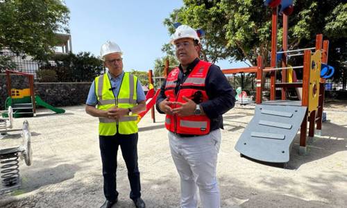 Imagen de Ayuntamiento y Cabildo visitan el avance de las obras de mejora del Parque Infantil de Borbalán