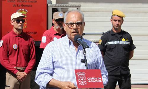 Imagen de Curbelo: “El restablecimiento de la línea marítima interior refrenda la apuesta por la conectividad”
