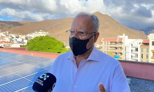 Imagen de El Cabildo se convierte en la primera infraestructura pública energéticamente autosuficiente de La Gomera