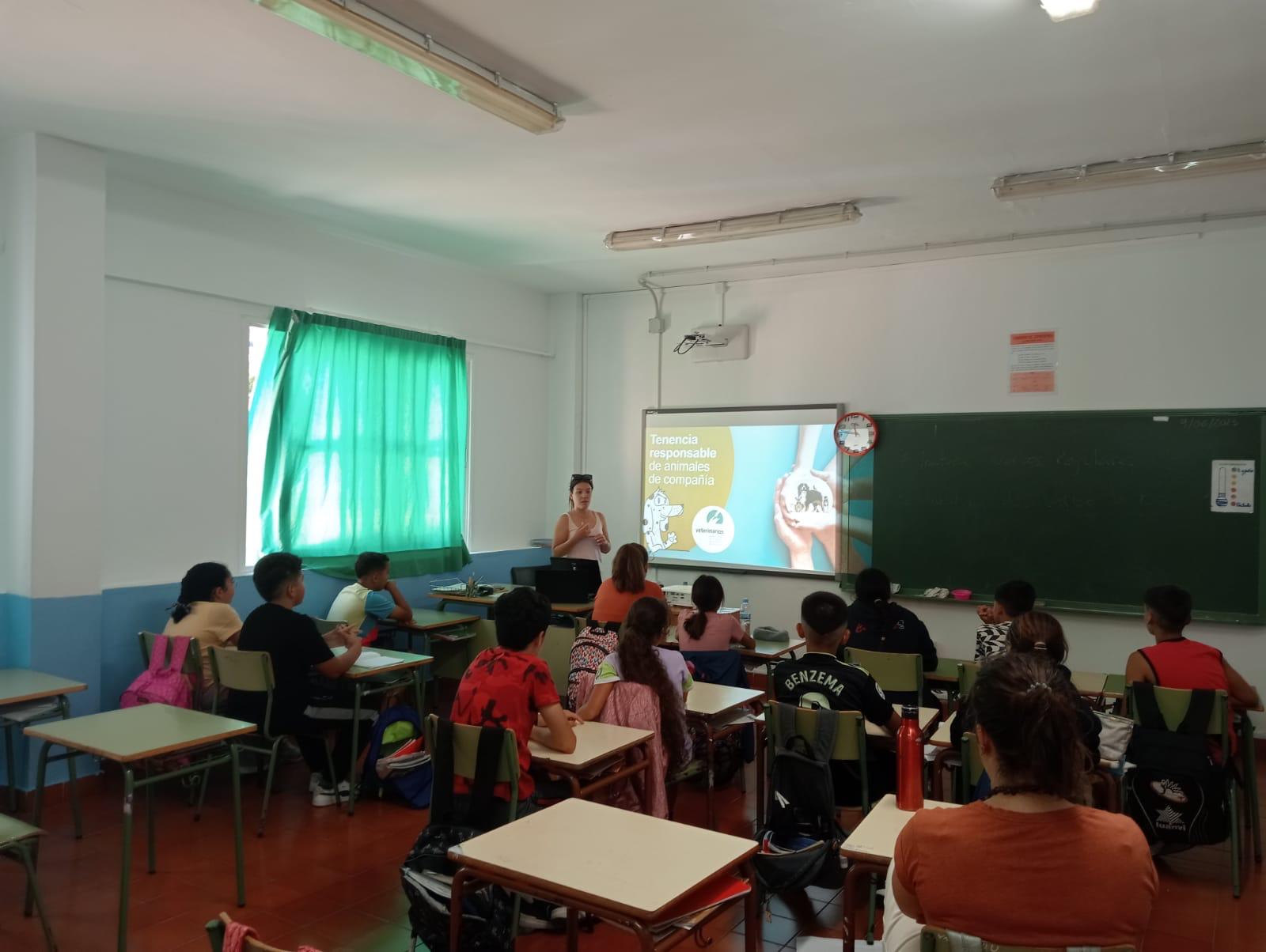 Imagen de El Cabildo acerca a los colegios de la isla una campaña sobre tenencia responsable de mascotas