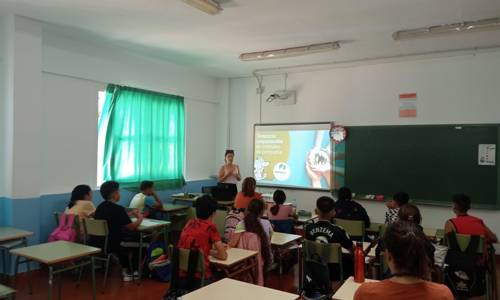 Imagen de El Cabildo acerca a los colegios de la isla una campaña sobre tenencia responsable de mascotas