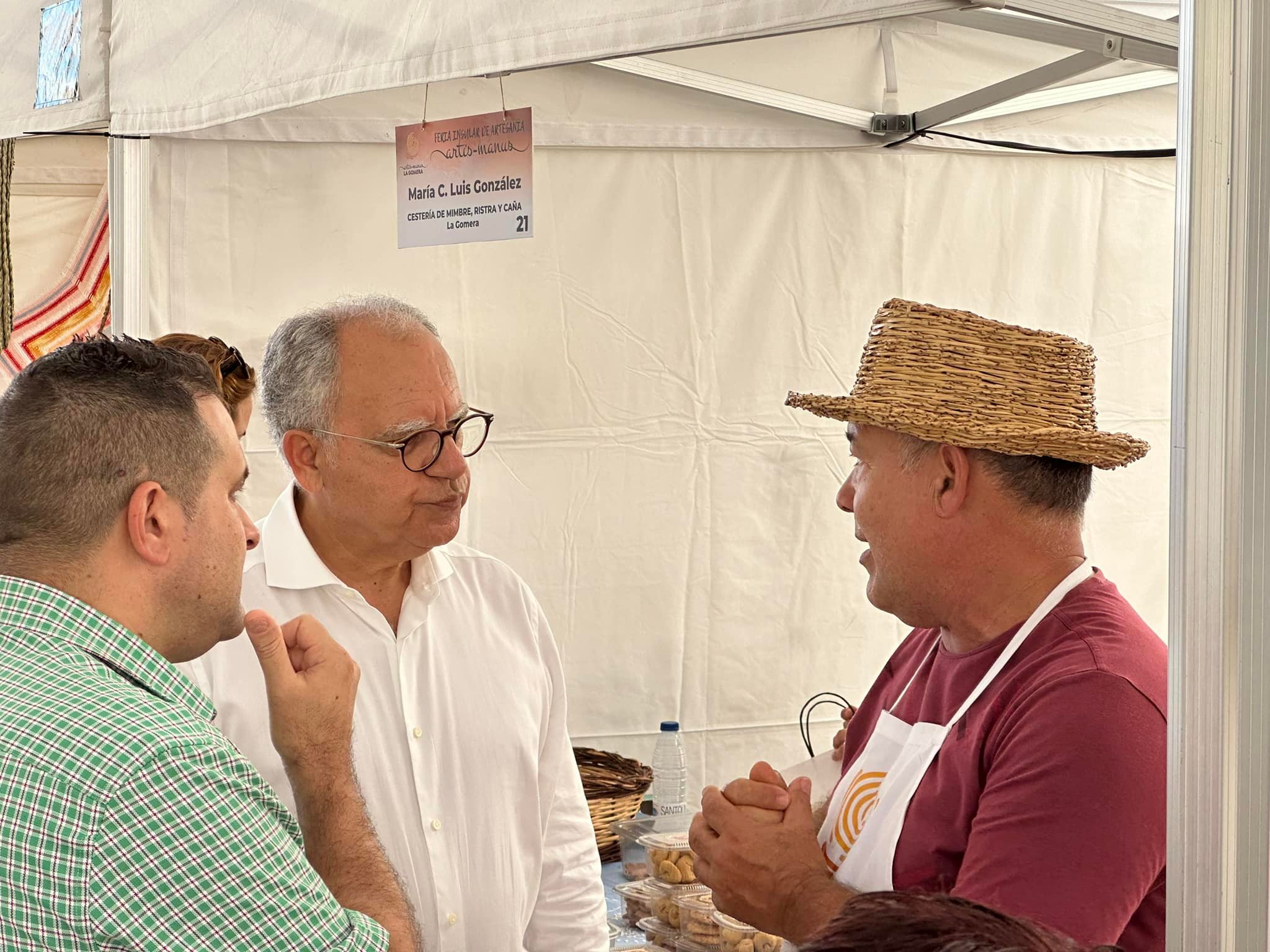 Imagen de El Cabildo de La Gomera planifica la agenda anual de actividades artesanales para impulsar el sector 