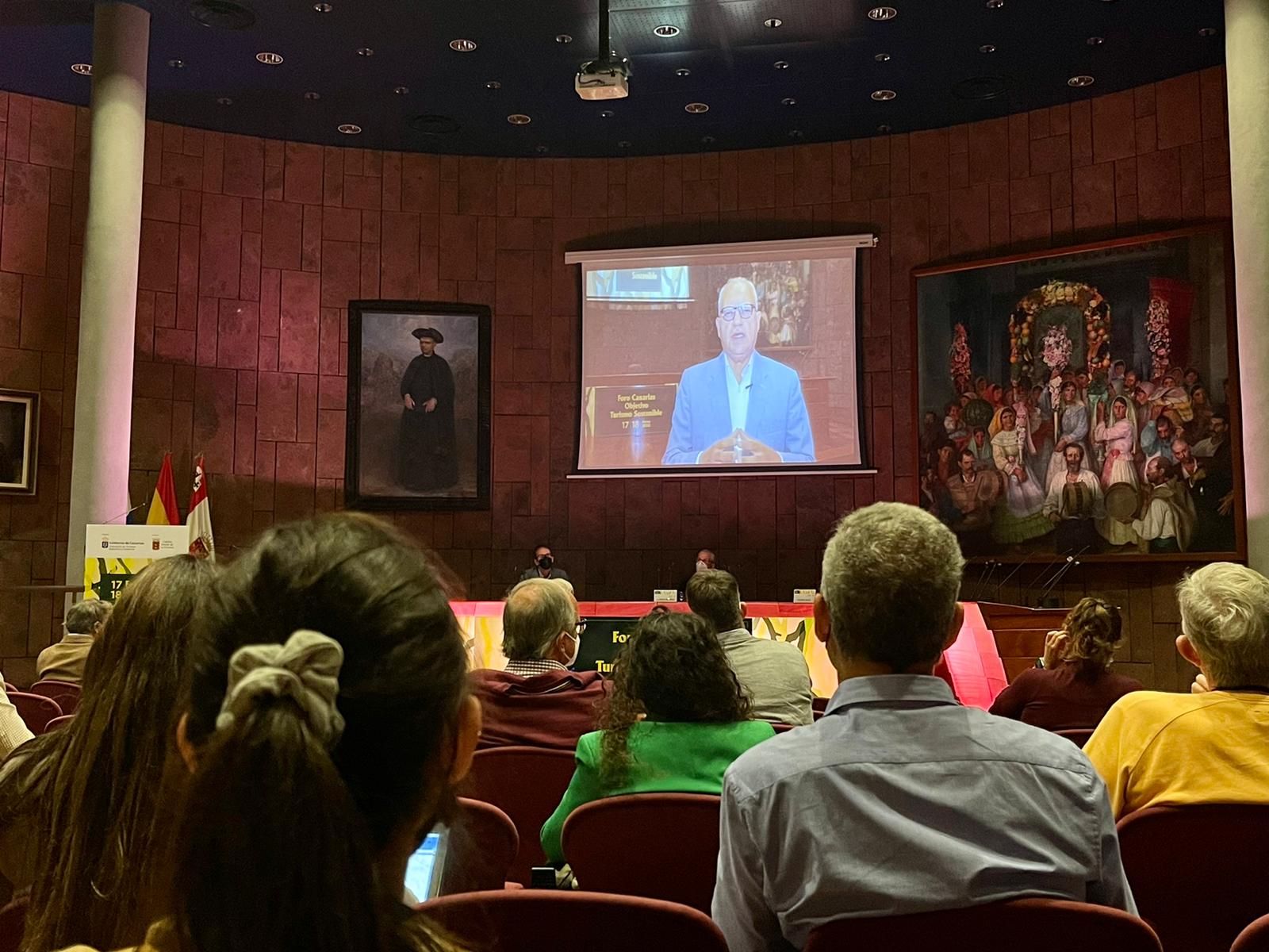 Imagen de El sector turístico debate en La Gomera sobre un modelo sostenible que prime el patrimonio y el medioambiente canario