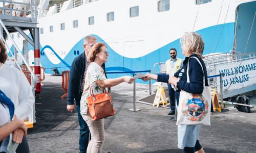 Imagen de El Cabildo planifica la dinamización turística y comercial para la próxima temporada de cruceros