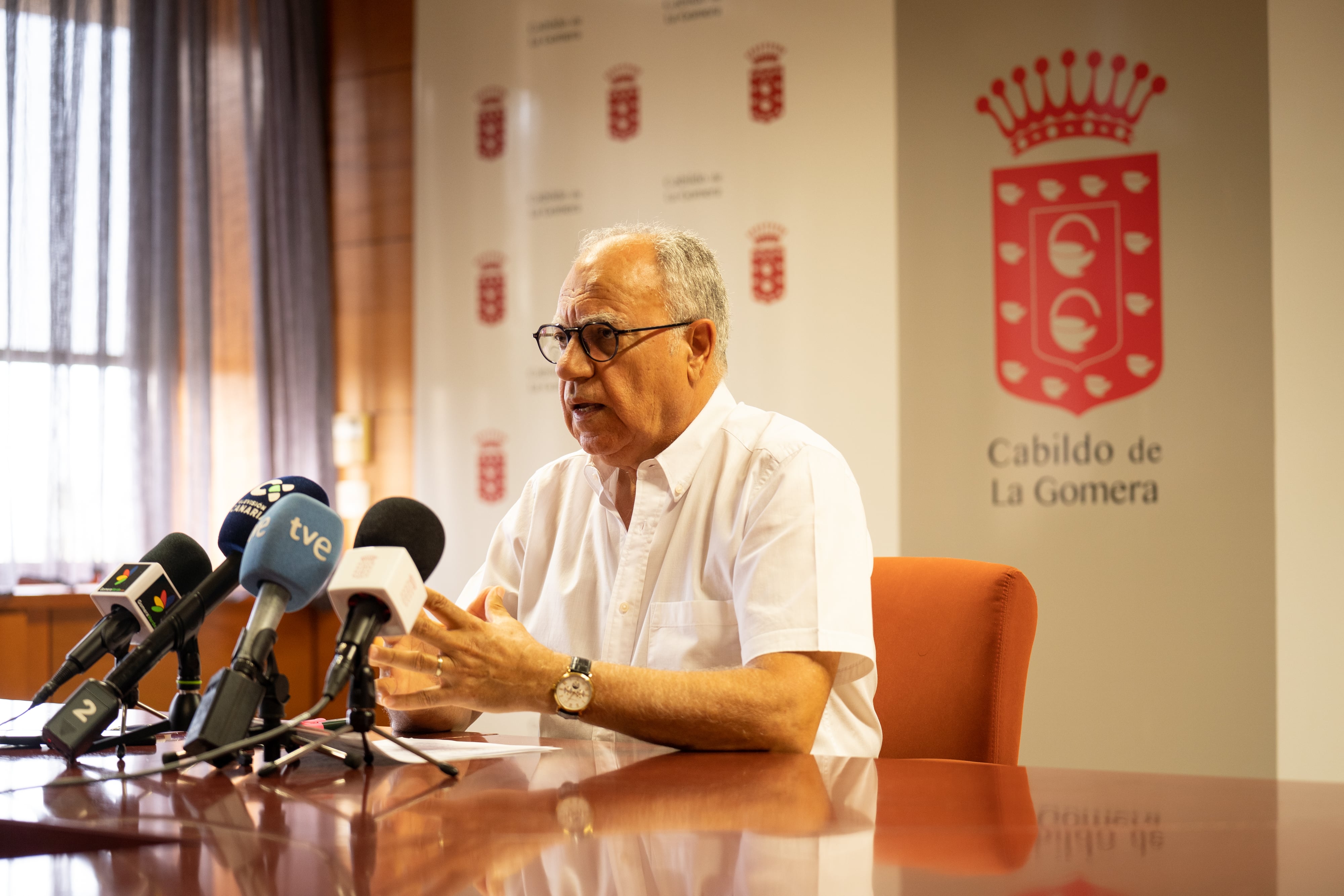 Imagen de El Cabildo da luz verde al convenio suscrito para la implantación de la Policía Autonómica en La Gomera