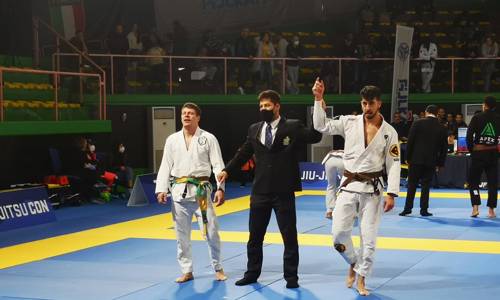 Imagen de El Cabildo felicita al deportista Jorge Práxedes por su plata en el Campeonato de Europa de Jiu Jitsu