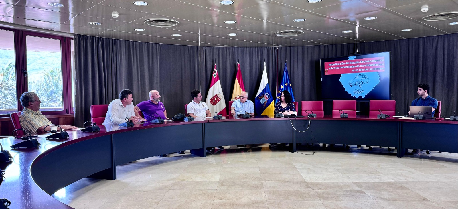 Imagen de El Cabildo aprueba las bases de los nuevos incentivos para el sector del taxi en La Gomera 