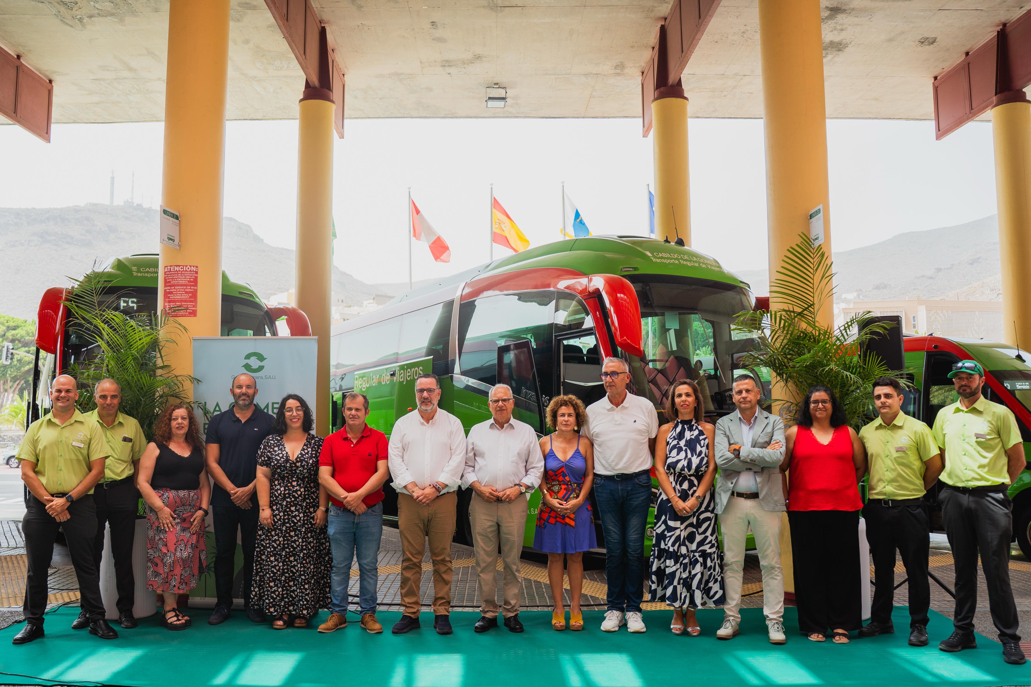 Imagen de GuaguaGomera incorpora nuevas guaguas a las líneas que conectan San Sebastián con Valle Gran Rey y Vallehermoso