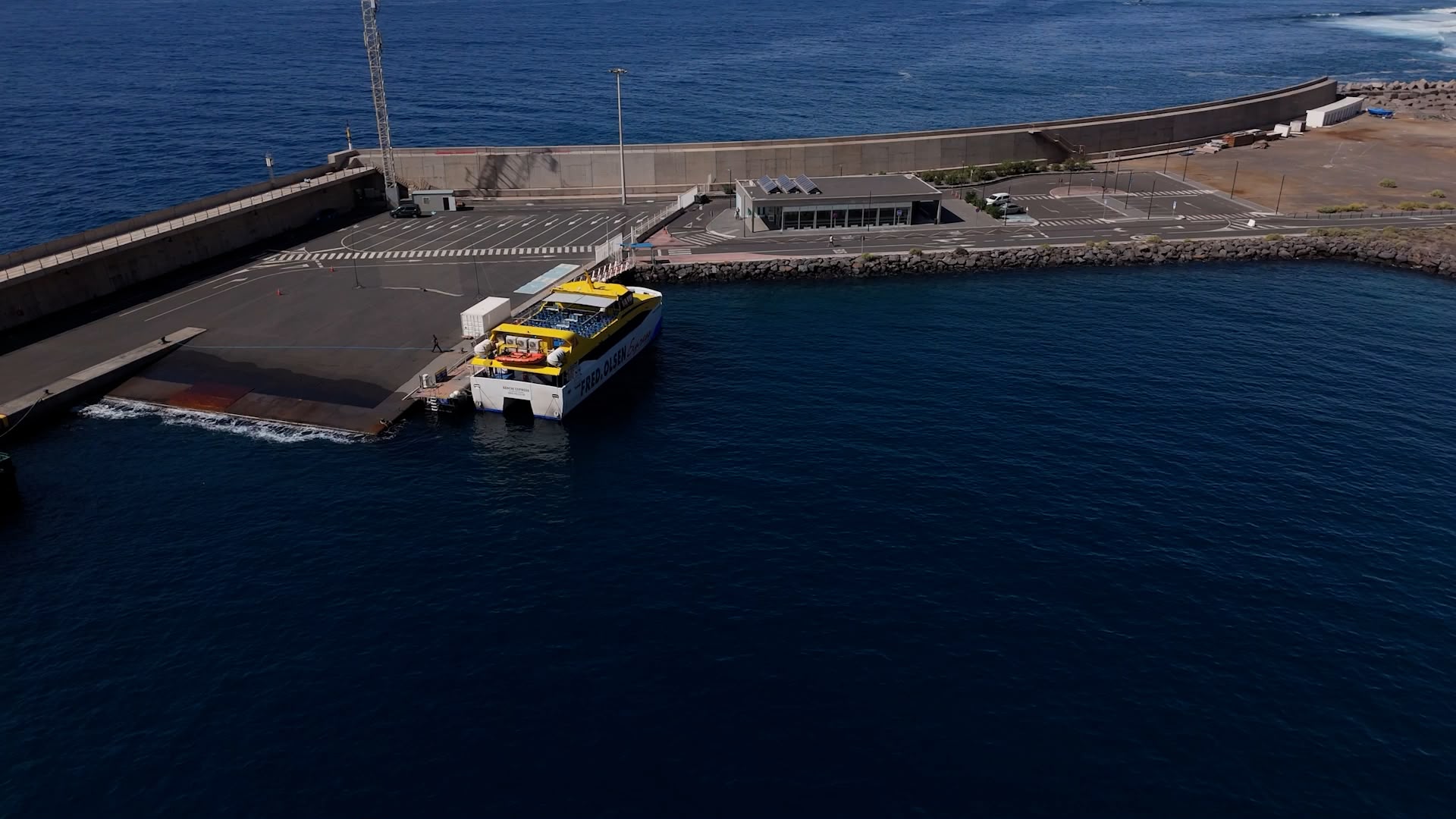 Imagen de Puertos canarios y el Cabildo de La Gomera impulsan el puerto de Vueltas como espacio para nuevas tecnologías