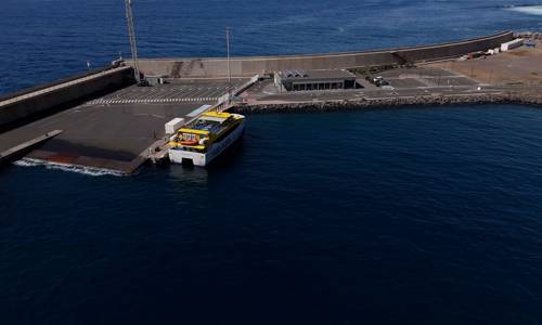 Imagen de Puertos canarios y el Cabildo de La Gomera impulsan el puerto de Vueltas como espacio para nuevas tecnologías