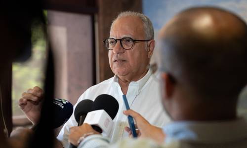 Imagen de Curbelo: “El próximo lunes comenzará a prestar servicio la resonancia magnética de La Gomera”