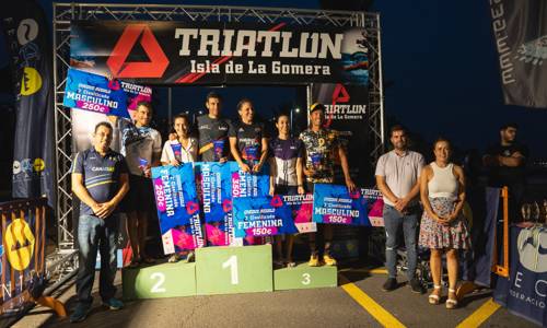 Imagen de Ricardo Hernández y Raquel Arostegui se alzan con la victoria del Triatlón Isla de La Gomera 2023