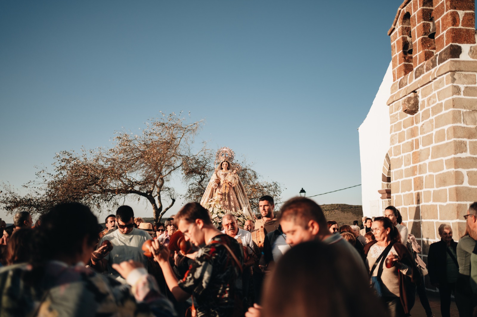 Imagen de El Cabildo coopera con las fiestas populares a través de incentivos a las comisiones de fiestas