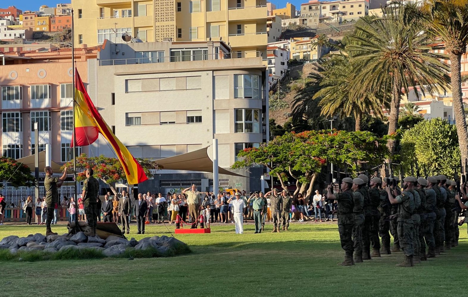 Imagen de La Gomera acoge la celebración del Día de las Fuerzas Armadas con un Solemne Acto de Arriado de Bandera 