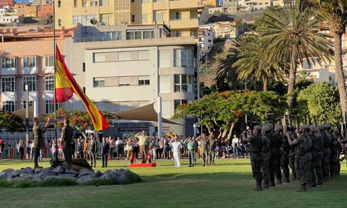 Imagen de La Gomera acoge la celebración del Día de las Fuerzas Armadas con un Solemne Acto de Arriado de Bandera