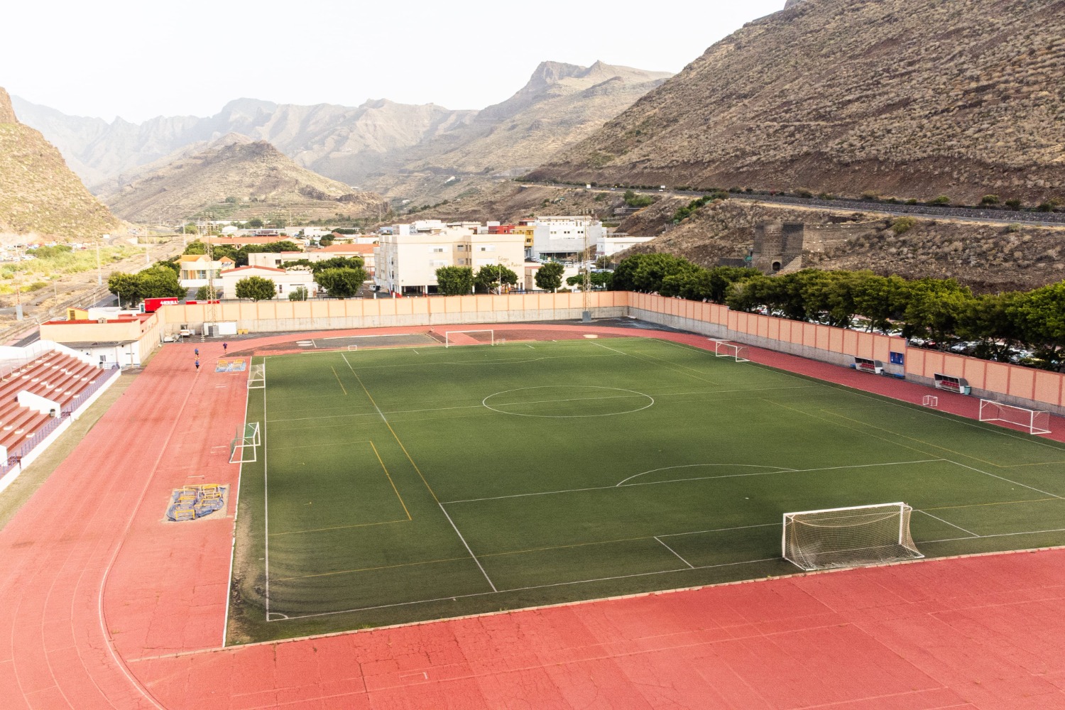 Imagen de El Cabildo facilita el transporte para los equipos de fútbol base durante la temporada 2025/2026