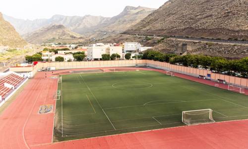 Imagen de El Cabildo facilita el transporte para los equipos de fútbol base durante la temporada 2025/2026