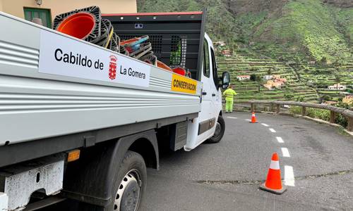 Imagen de El Cabildo intensifica las tareas de señalización en la red viaria insular