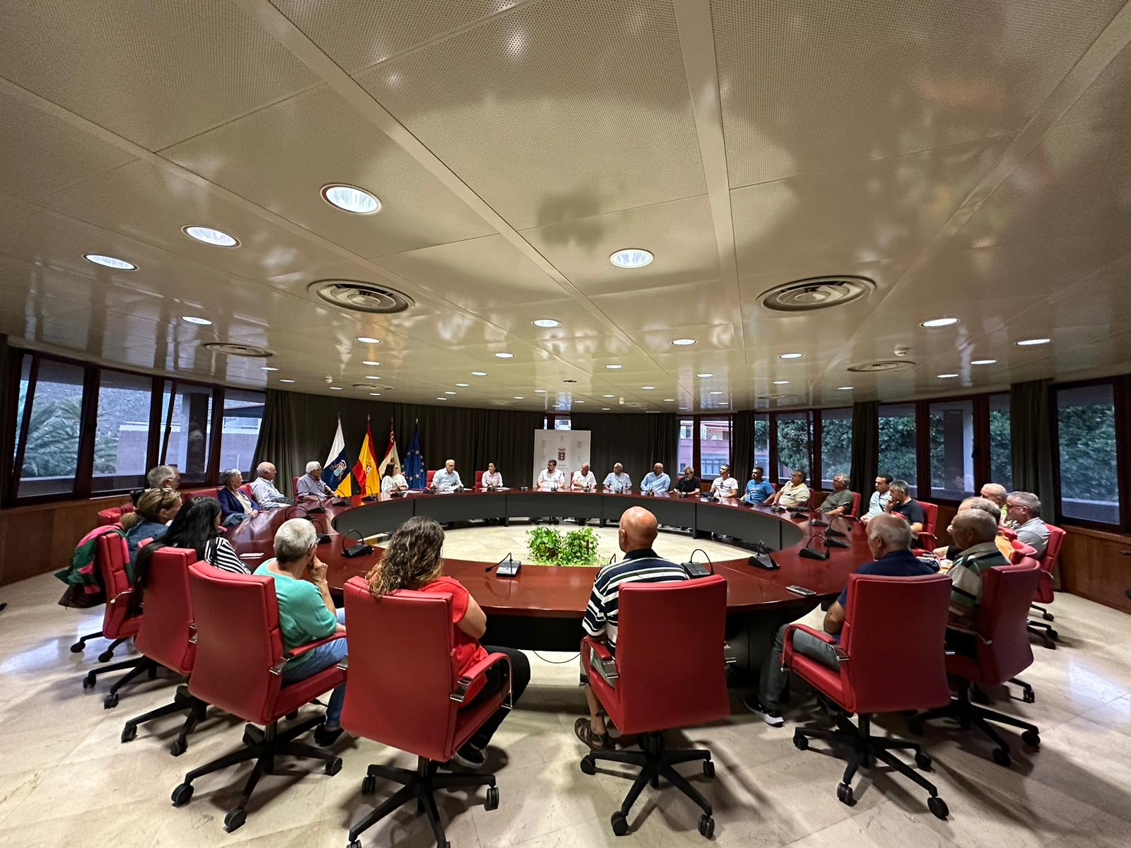 Imagen de El Cabildo fortalece la cooperación con el sector primario a través de 1,2 millones de euros en incentivos 