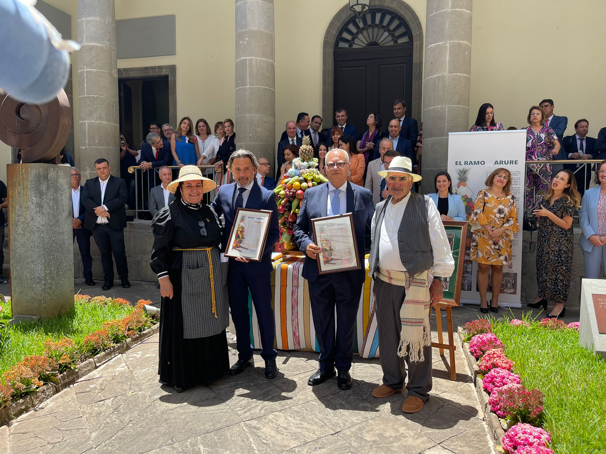 Imagen de El Cabildo se suma al Parlamento de Canarias en el reconocimiento al valor patrimonial del Ramo de Arure