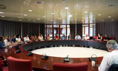 Imagen de Gobierno de Canarias, Cabildo, ayuntamientos y entidades abordan la realidad del mercado de trabajo de La Gomera