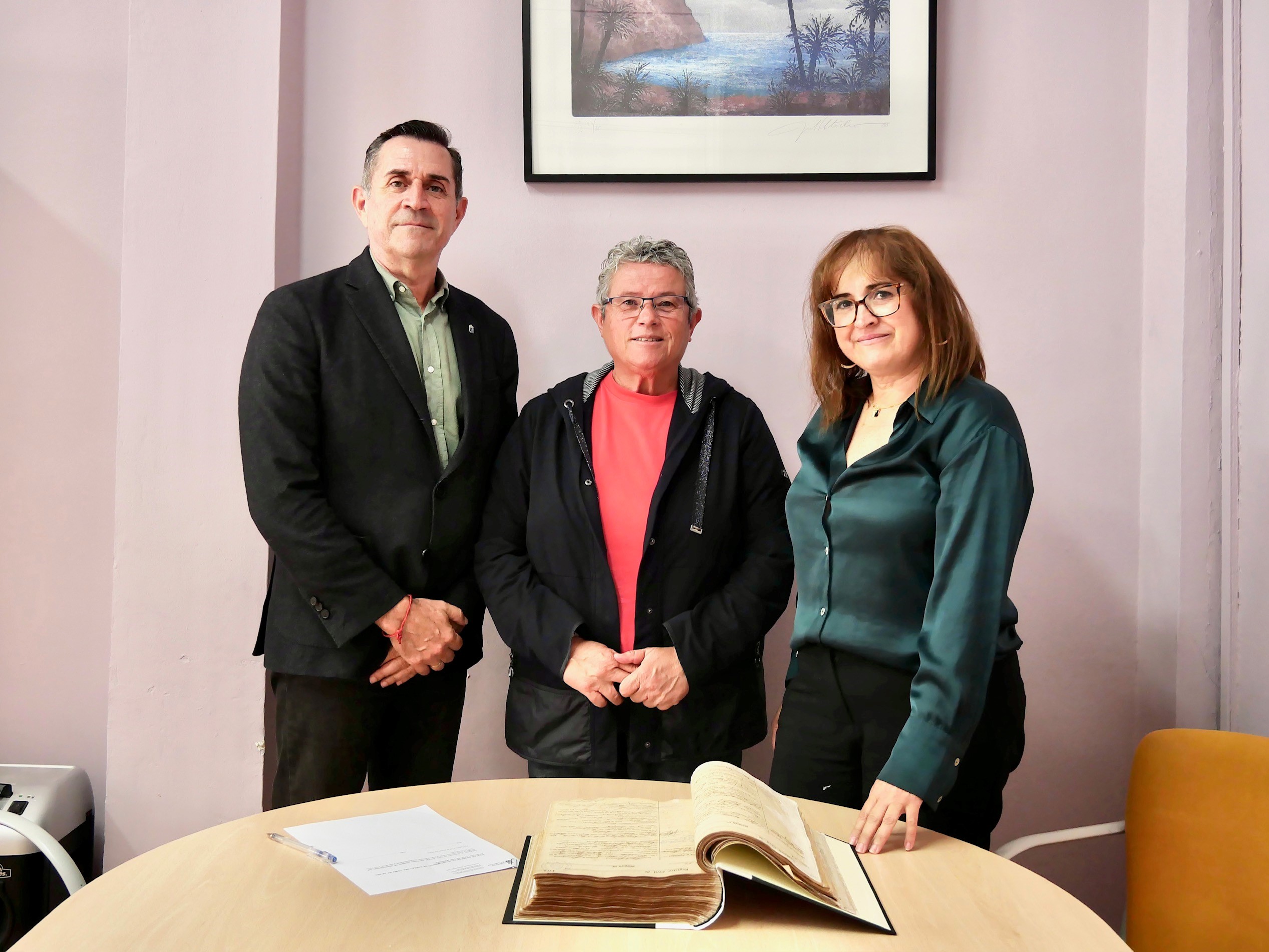 Imagen de El Cabildo coopera con Patrimonio Cultural en la restauración y digitalización de parte del Registro Civil de Agulo