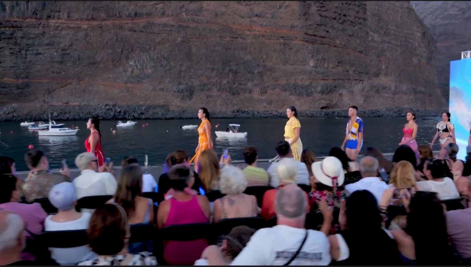 Imagen de ‘La Gomera, Moda y Magia’ refuerza la proyección del talento insular en la Tenerife Fashion Beach Costa Adeje
