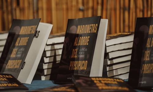 Imagen de El Cabildo acoge el próximo martes la presentación del libro ‘Marionetas al borde del precipicio’ de Leoncio Bento
